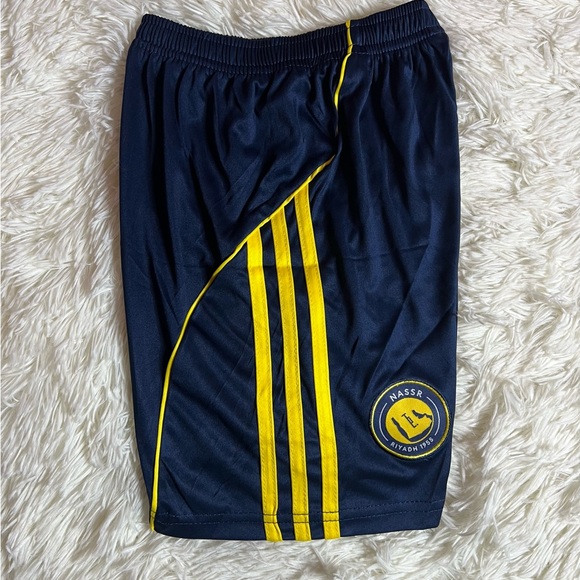 Kids/Youth Cristiano Ronaldo #7 Al Nassr Soccer Kit Size 26/Medium - Picture 10 of 10